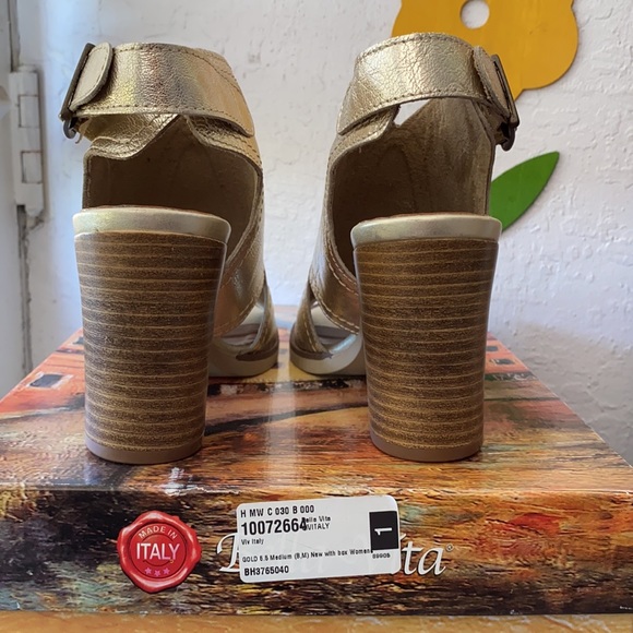 New with box…Bella Vita Gold Leather block heel sandals Size 5-51/2 - Picture 3 of 6